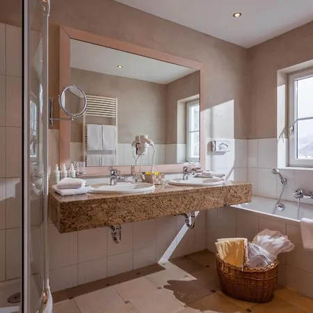 Familienparadies Achensee - Families Only Hotel 4*