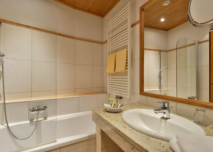 阿亨湖家庭天堂运动酒店 - 仅限家庭 酒店