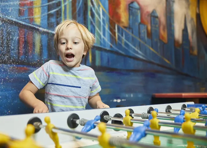 阿亨湖家庭天堂运动酒店 - 仅限家庭 酒店