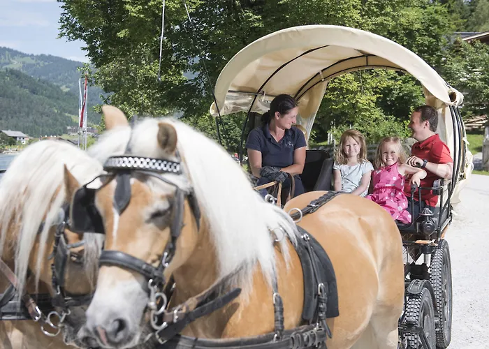 阿亨湖家庭天堂运动酒店 - 仅限家庭 酒店 阿亨基希
