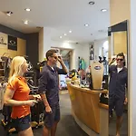 阿亨湖家庭天堂运动酒店 - 仅限家庭 酒店 阿亨基希